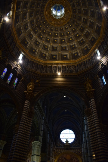 The main nave of the Duomo and the lantern
